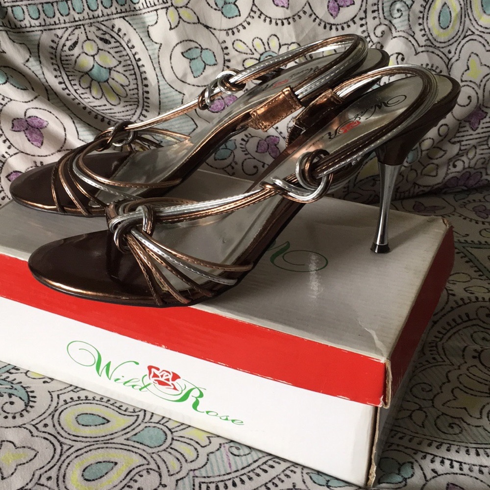 Wild Rose metallic kitten heel size9 - Picture 2 of 4
